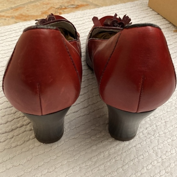 Hush puppies Pumps Womens 10 leather tassel heels Red shoes Preppy office career - Picture 7 of 12